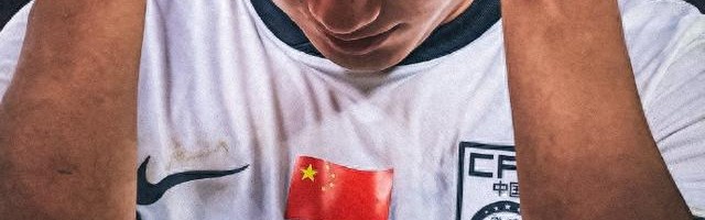 安东尼奥遭炮轰：换人莫名其妙！没对抗没争顶，为啥放弃朱鹏宇|U23|李昊|体能|国足|拜合拉木_新浪体育_新浪新闻