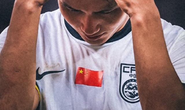 安东尼奥遭炮轰：换人莫名其妙！没对抗没争顶，为啥放弃朱鹏宇|U23|李昊|体能|国足|拜合拉木_新浪体育_新浪新闻