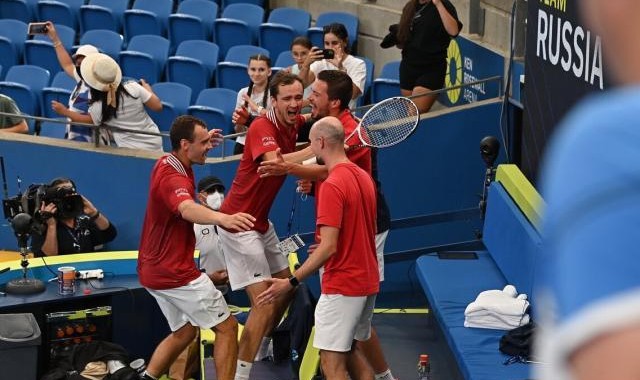 开云官方网站-ATP杯第二日冷门不断 梅德维德夫新年首战告负