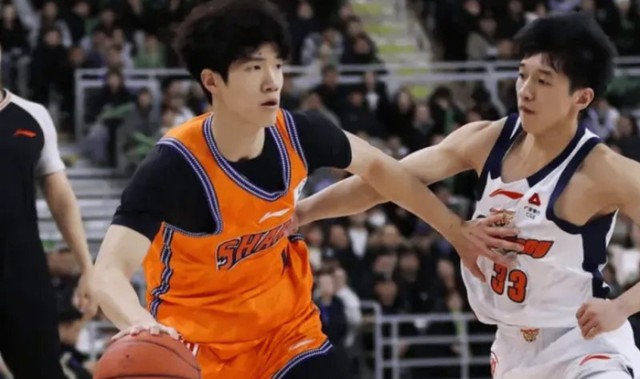 上海两小将打服众人！小偰已胜任主控，马典成可取代刘礼嘉太全面|广东|偰李永炜|崔晓龙|袁堂文|哈桑-怀特塞德_新浪体育_新浪新闻