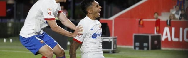 没庖丁水平天天想庖丁解牛，巴萨偷鸡不成蚀把米