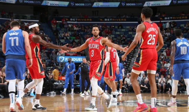 开云网页版-三首发缺阵仍胜独行侠 鹈鹕9人出战8人得分上双