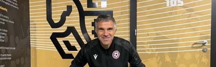 开云登录入口-足球报：梅州客家不想在中甲得过且过，新帅+新外援今日抵达